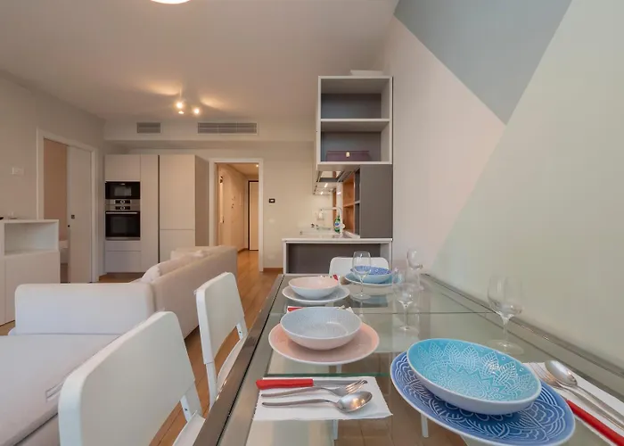 Elegante E Luminoso Con Box Auto A Pochi Passi Da Metropolitana M4 Milão