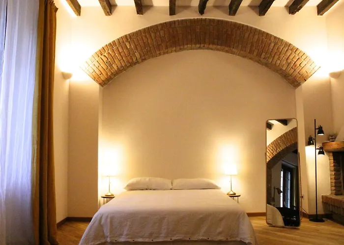 Loft Porta Romana - Duomo 3 Metro Stops Апартаменты *