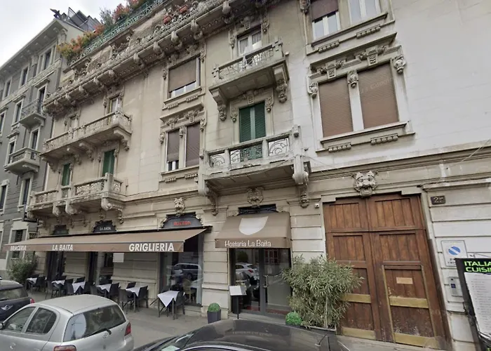 A Due Passi Da Stazione Apartment *