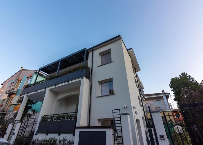 White House Con Posti Auto