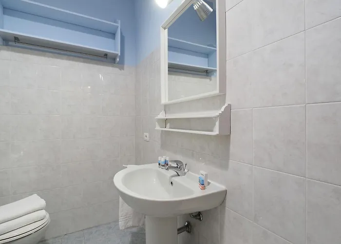 Contempora - Silent & Charming In Lovely Conca Del Naviglio *