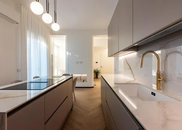 White House Con Posti Auto Appartamento