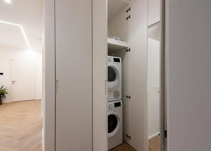 White House Con Posti Auto Appartamento Milano