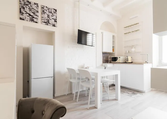 Tranquillo E Raffinato Monolocale Vicino Ptromana アパート