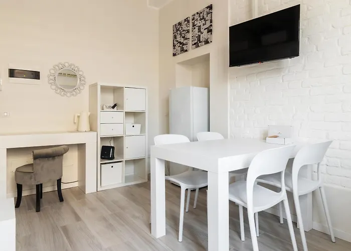 Tranquillo E Raffinato Monolocale Vicino Ptromana *