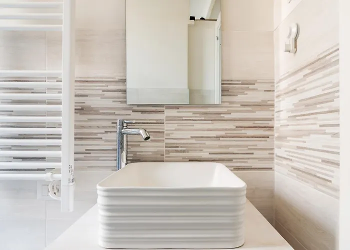 Tranquillo E Raffinato Monolocale Vicino Ptromana