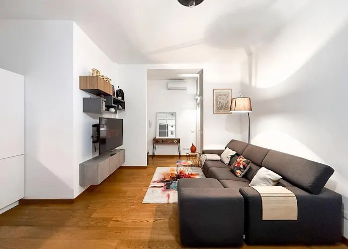 Appartement Trilocale Ampio E Luminoso, A 150m Dalla Metro Milan