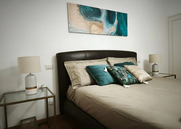 Spacious Near Metro Loreto דירה מילאנו