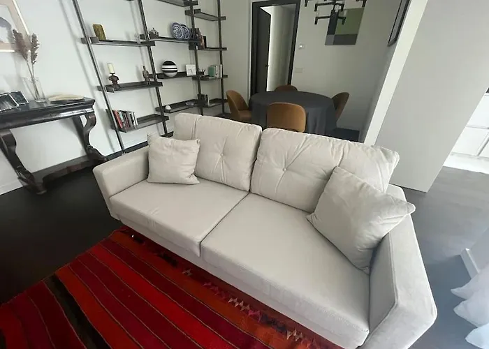 Luxury Close To Citylife, Metro & Dining ميلان