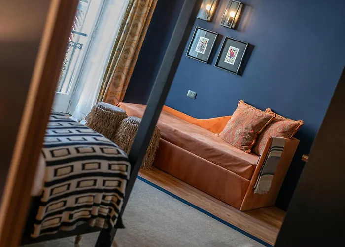 The Couper Bagutta Guest house