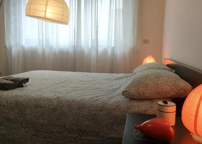 Duomo Cathedral Close Flats Милан