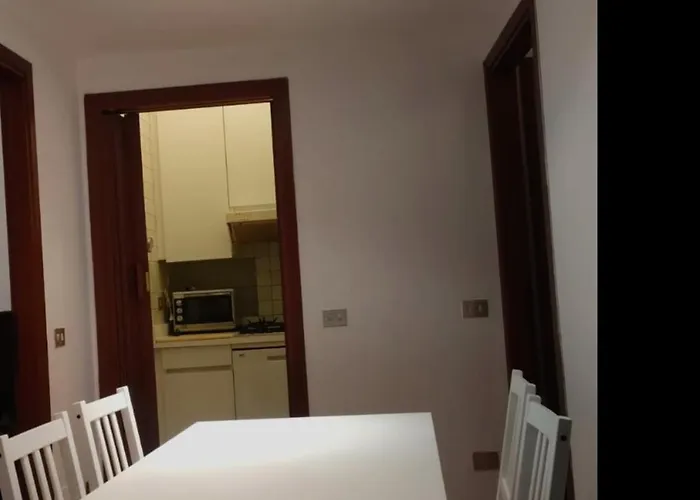 Duomo Cathedral Close Flats * Милан