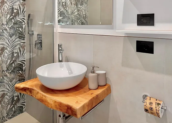 Private Near Duomo - M4 Santa Sofia * Milán