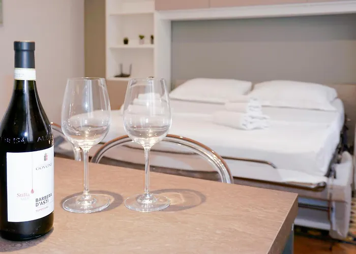 Private Near Duomo - M4 Santa Sofia *