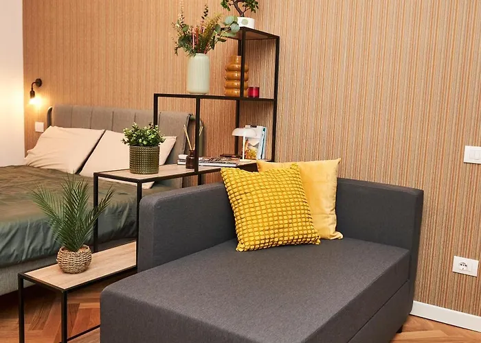 Urban Flats Sanzio 20 - Vicino A Duomo, Stadio E Fiera *