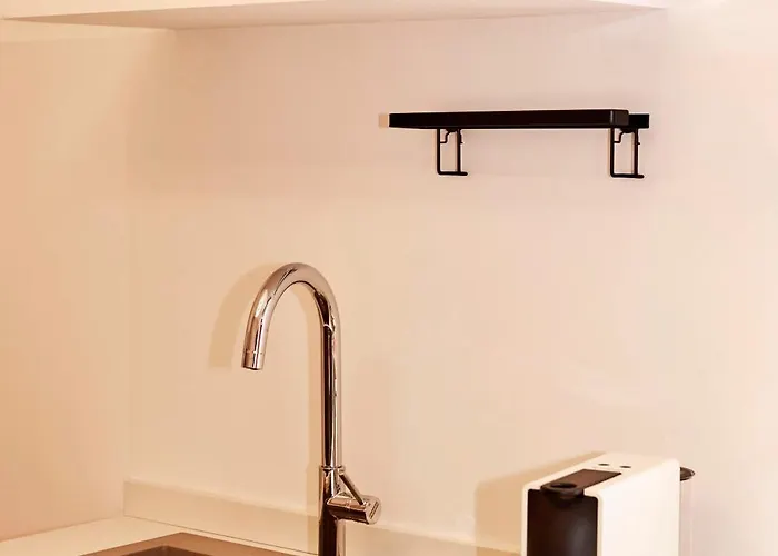 Urban Flats Sanzio 20 - Vicino A Duomo, Stadio E Fiera *