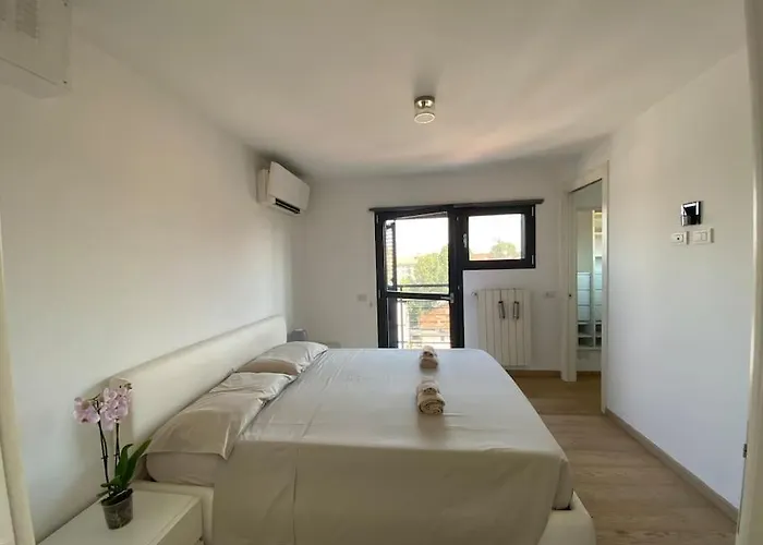 Penthouse Luce Near Metro-bus-tram * Milan