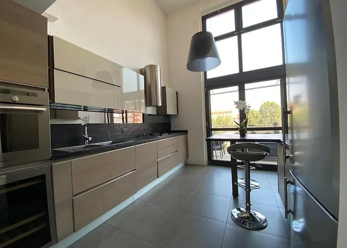 Penthouse Luce Near Metro-bus-tram * Milano