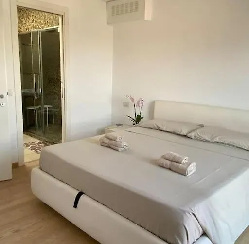 Penthouse Luce Near Metro-bus-tram * Milano