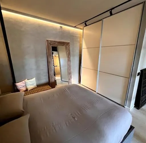 Modern Canal-side Loft With Private Garden * Milán