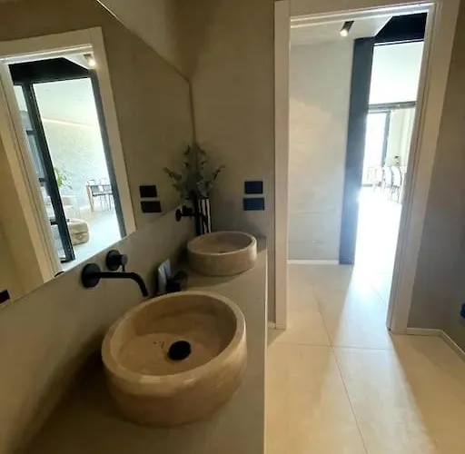 Modern Canal-side Loft With Private Garden Appartement *