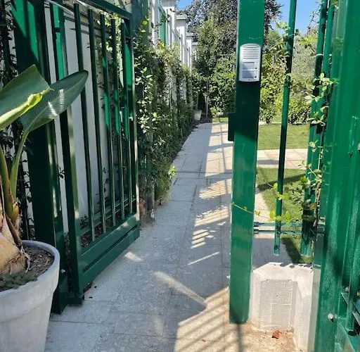 Appartement Modern Canal-side Loft With Private Garden Milan