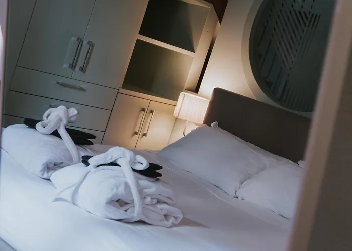 Prestige Boutique Homes - San Babila * Милан