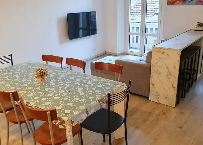 Apartment Spacious & Lovely - 4 Queen Bed