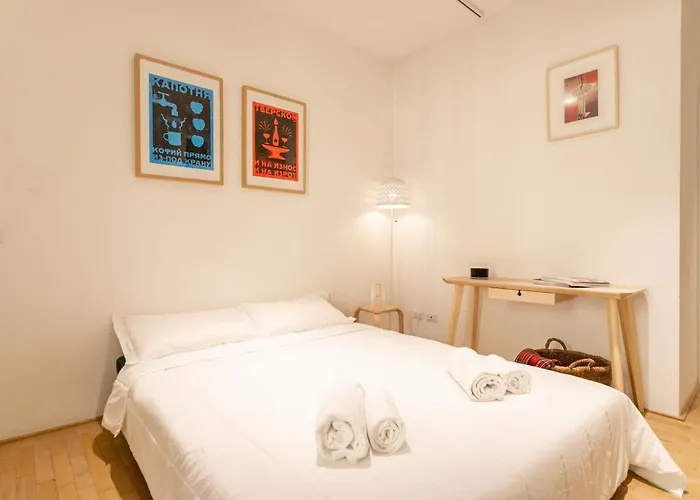 Co99 - Cozy & Quiet Gambara Apartment *