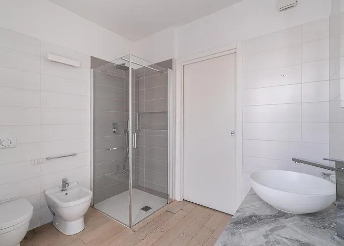 Parmenide شقة ميلان