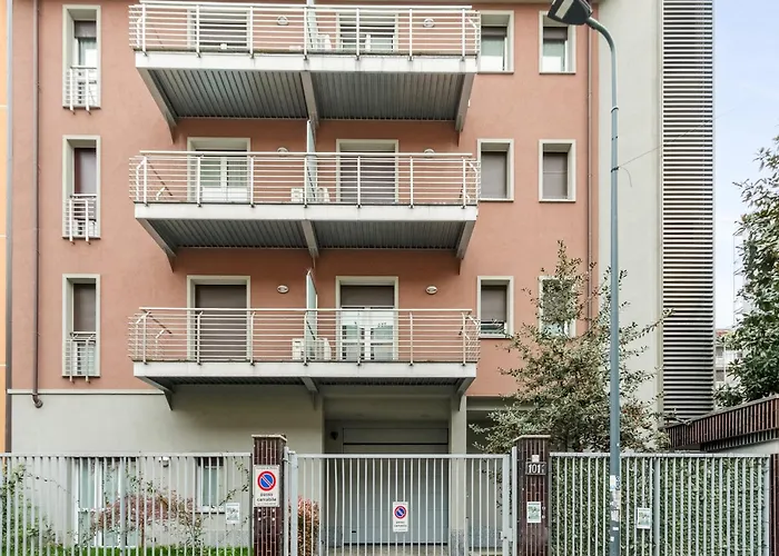 Chic Apt Near Piazza Duomo, Milan Milan