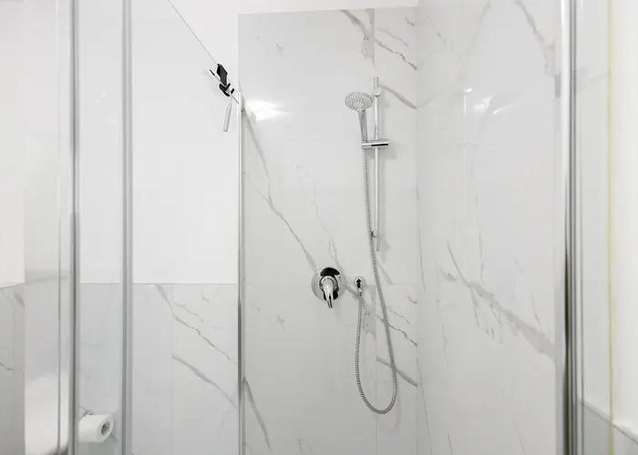 Bilocale Di Design In Zona Chinatown - Sempione Apartman