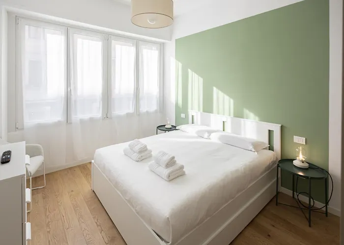 Bilocale Di Design In Zona Chinatown - Sempione Apartman Milánó