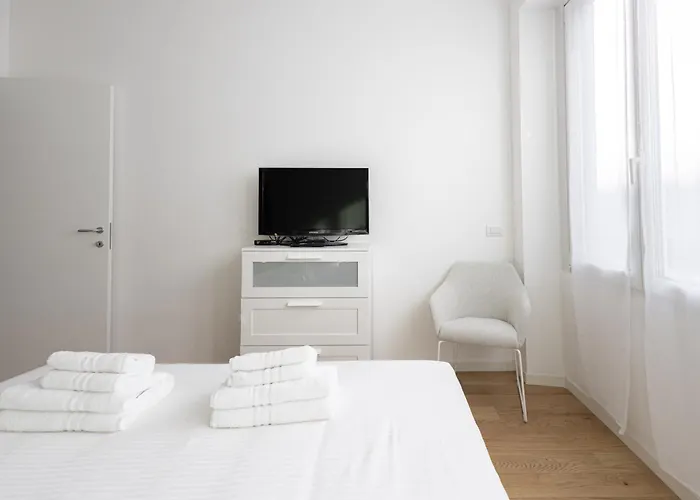 Bilocale Di Design In Zona Chinatown - Sempione Apartman