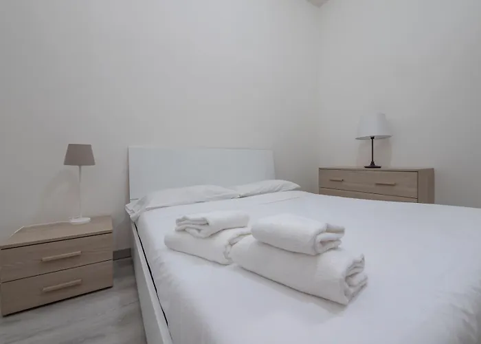 I Host - Breno 1 * Milan