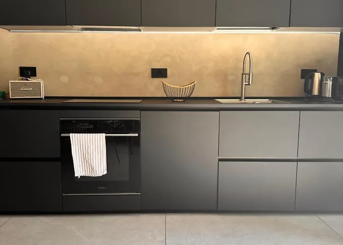 Modern Canal-side Loft With Private Garden Appartement *