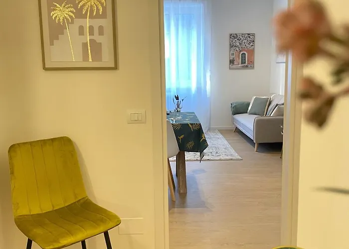 Apartamento Mico Elegante E Raffinato Trilocale