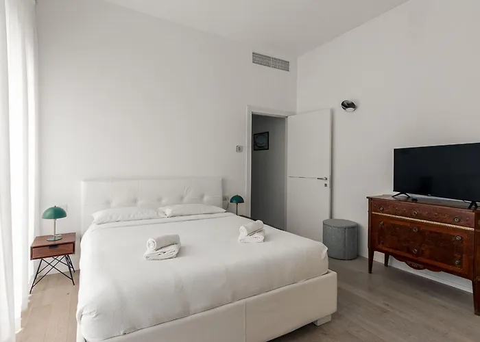 Apartment Palazzo Visconti Di Modrone, Two Beautiful By Halldis