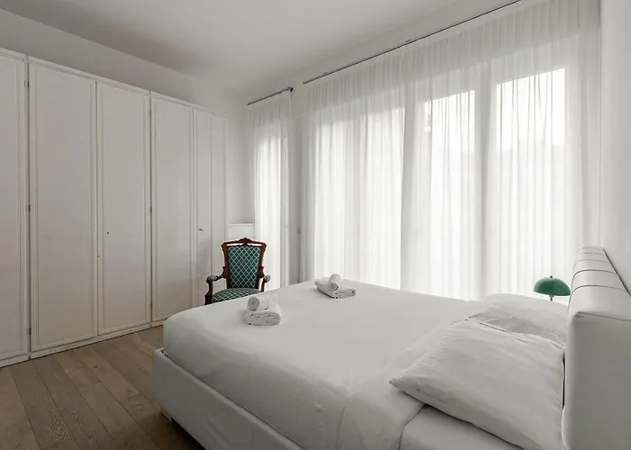 Apartment Palazzo Visconti Di Modrone, Two Beautiful By Halldis Milan