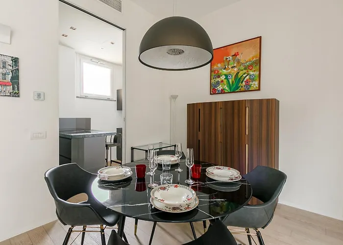 Palazzo Visconti Di Modrone, Two Beautiful By Halldis Apartment *