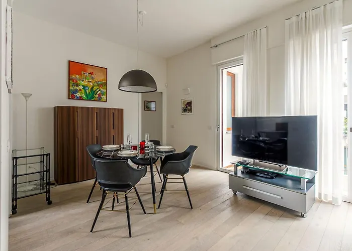 Apartment Palazzo Visconti Di Modrone, Two Beautiful By Halldis Milan