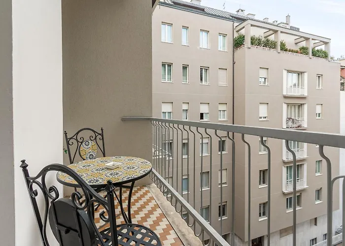 Apartment Palazzo Visconti Di Modrone, Two Beautiful By Halldis Milan