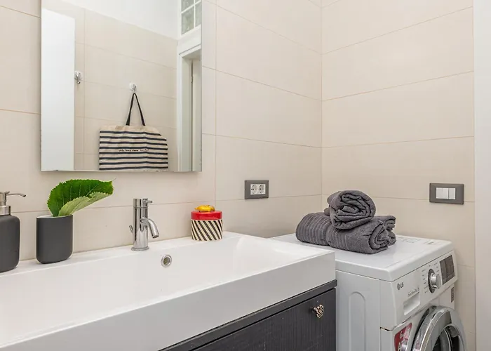 Appartement Brand New And Close To Downtown! Milaan