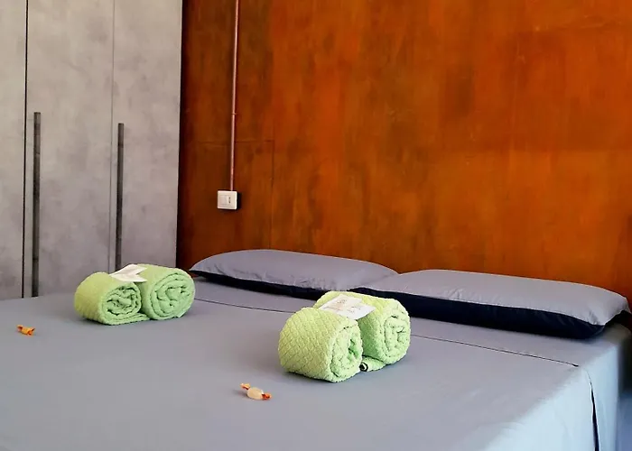 -l' Oasi Del Turista, 1- Station ميلان