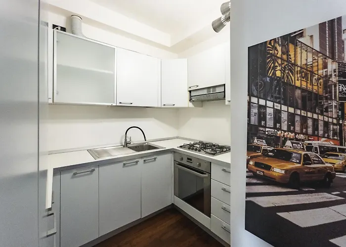 Red Dragon - Via Paolo Sarpi * Milán