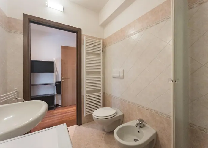 Red Dragon - Via Paolo Sarpi * Milán