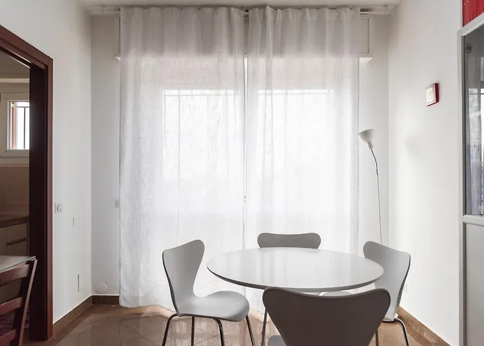 Apartment Youhosty - Paul Valery Bis Milan