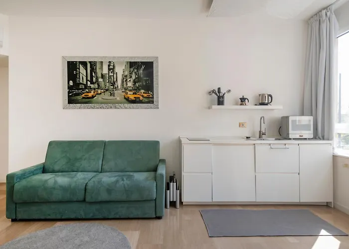 Maggi - New Beautiful In The Center * Milán