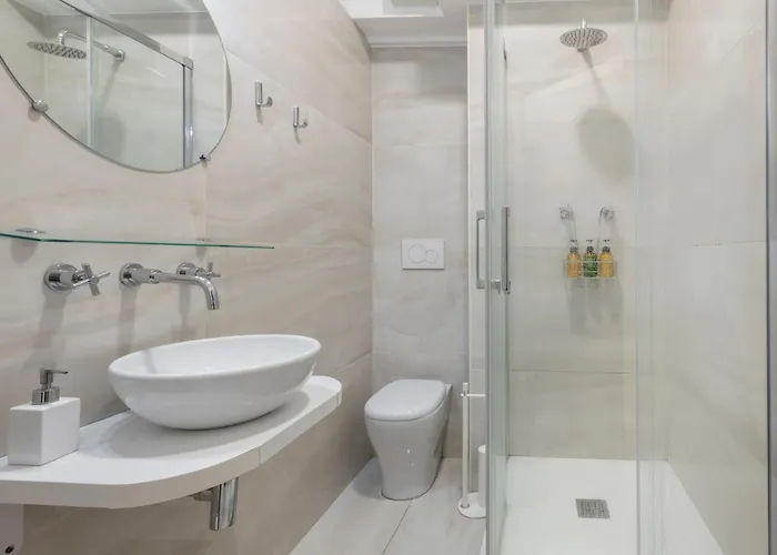 Maggi - New Beautiful In The Center *