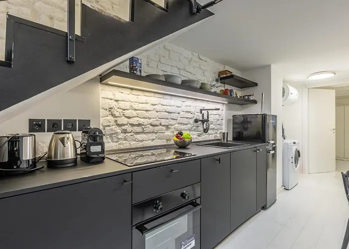 Trilocale Nolo شقة *